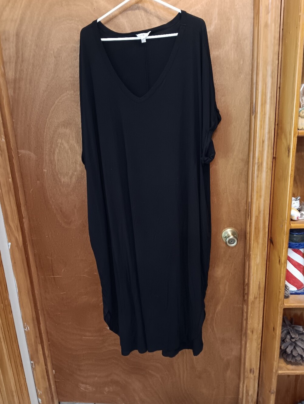 Terra & Sky Black V-Neck Midi Dress